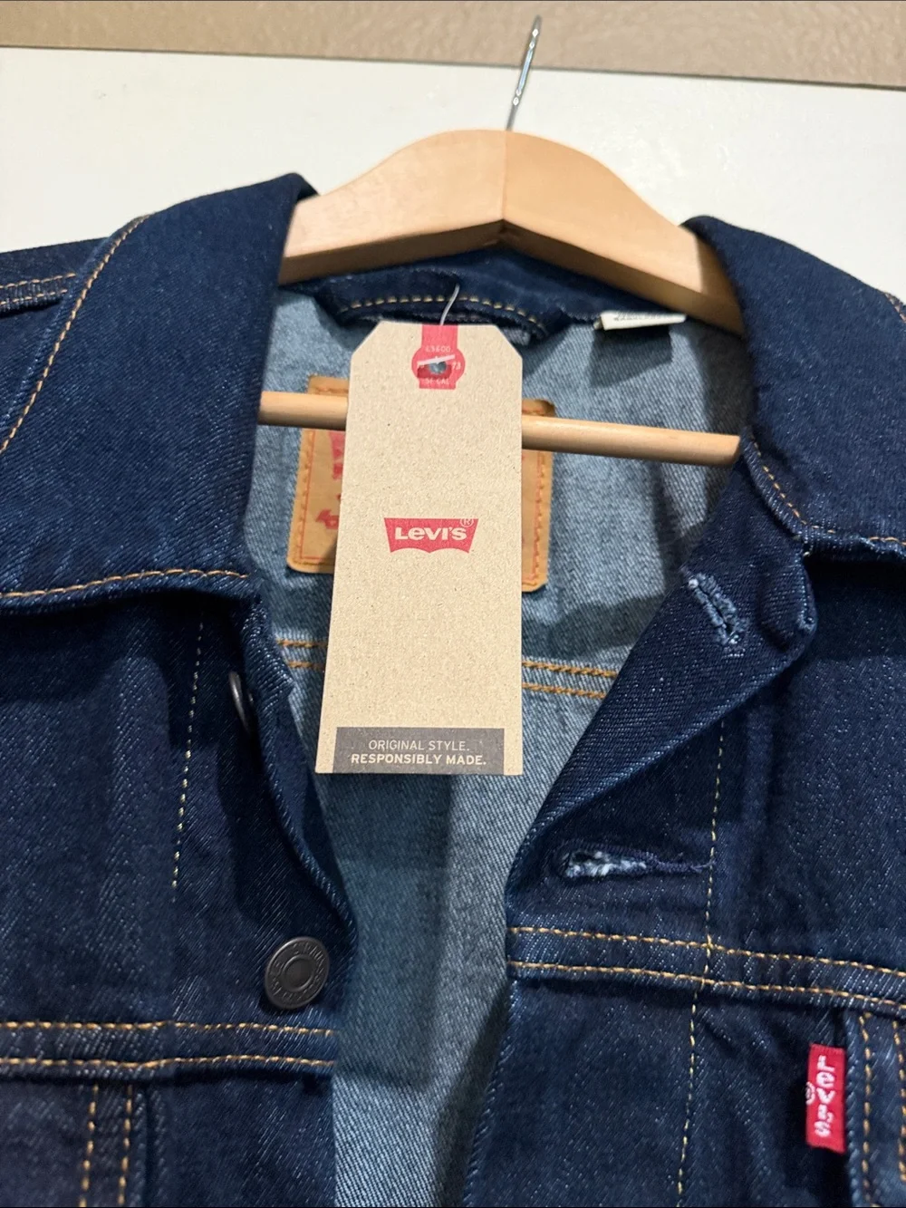 Levi's Indigo Blue Denim Trucker Jacket - Picture 4 of 5